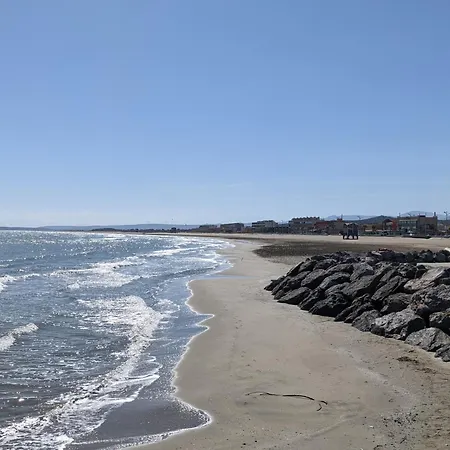 T2 Climatise, 2 Cours, Proche Plage, Parking Prive, 5 Pers., Animaux Acceptes - Fr-1-797-58 * Port-la-Nouvelle