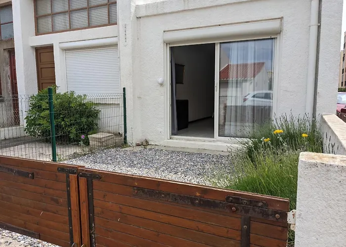 T2 Climatise, 2 Cours, Proche Plage, Parking Prive, 5 Pers., Animaux Acceptes - Fr-1-797-58 Port-la-Nouvelle