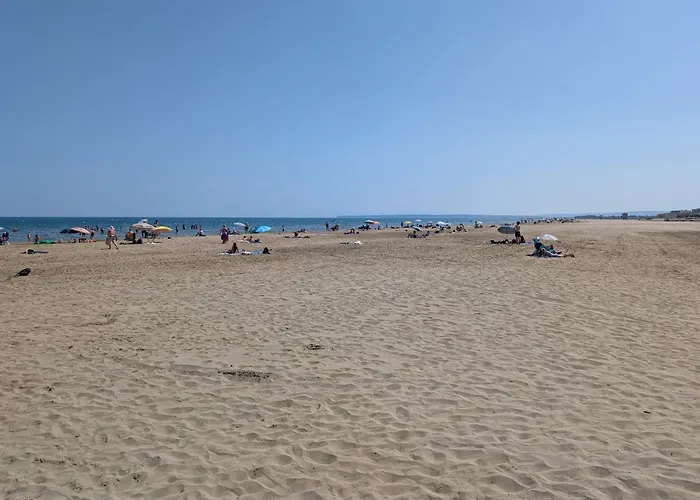 T2 Climatise, 2 Cours, Proche Plage, Parking Prive, 5 Pers., Animaux Acceptes - Fr-1-797-58 * Port-la-Nouvelle